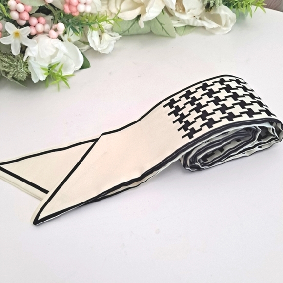 Twilly skinny houndstooth off white black bag purse scarf set of two NEW 2/$30 - Picture 5 of 11